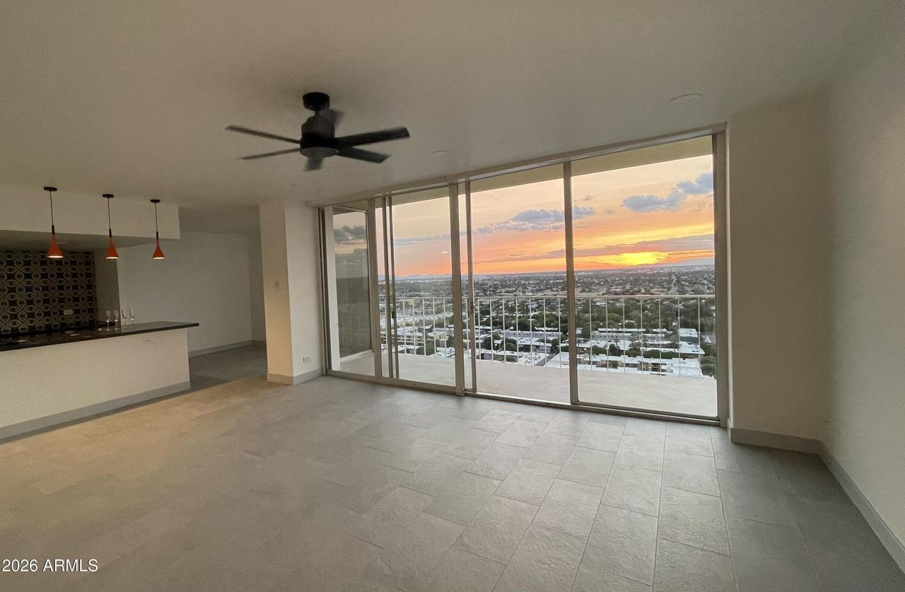 207 W Clarendon Ave. #Unit 22C, Phoenix, AZ 85013
