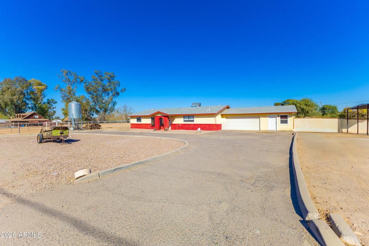 10212 S 47th Ave., Laveen, AZ 85339