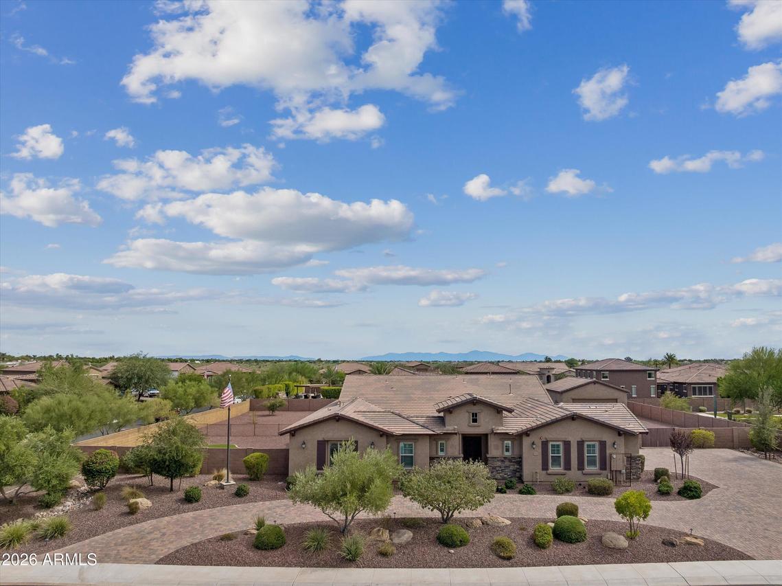 7551 W Saguaro Park Ln., Peoria, AZ 85383