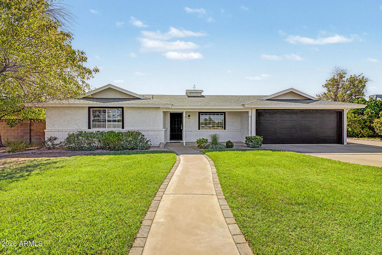 1326 S Spur Spur, Mesa, AZ 85204