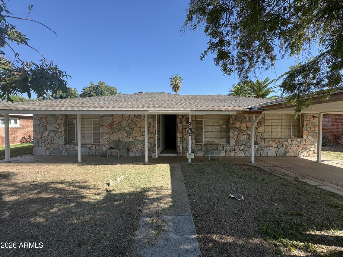 2530 E Glenrosa Ave., Phoenix, AZ 85016