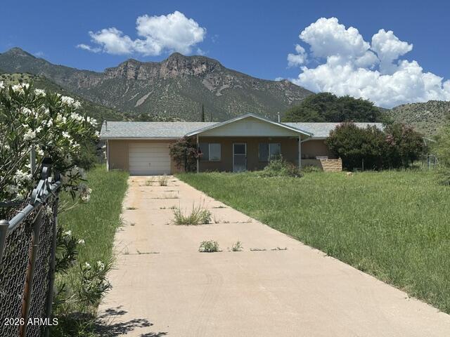 8112 S High Rd., Hereford, AZ 85615