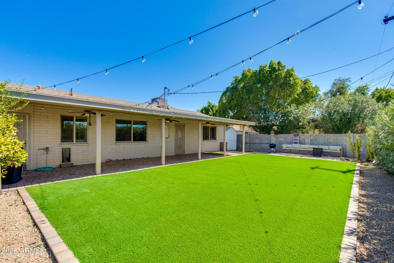 2801 E Mercer Ln., Phoenix, AZ 85028