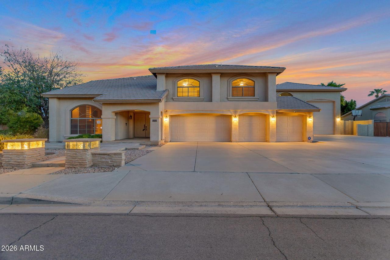 8145 W Camino De Oro, Peoria, AZ 85383