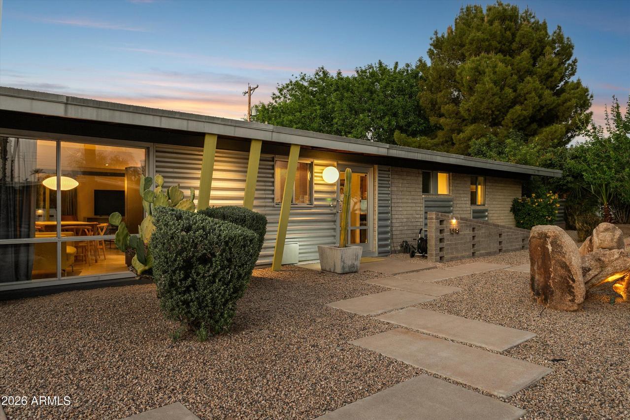 1318 W Glenn Dr., Phoenix, AZ 85021