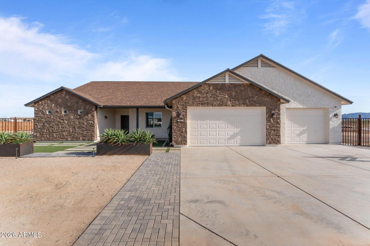 21015 W White Feather Ln., Wittmann, AZ 85361