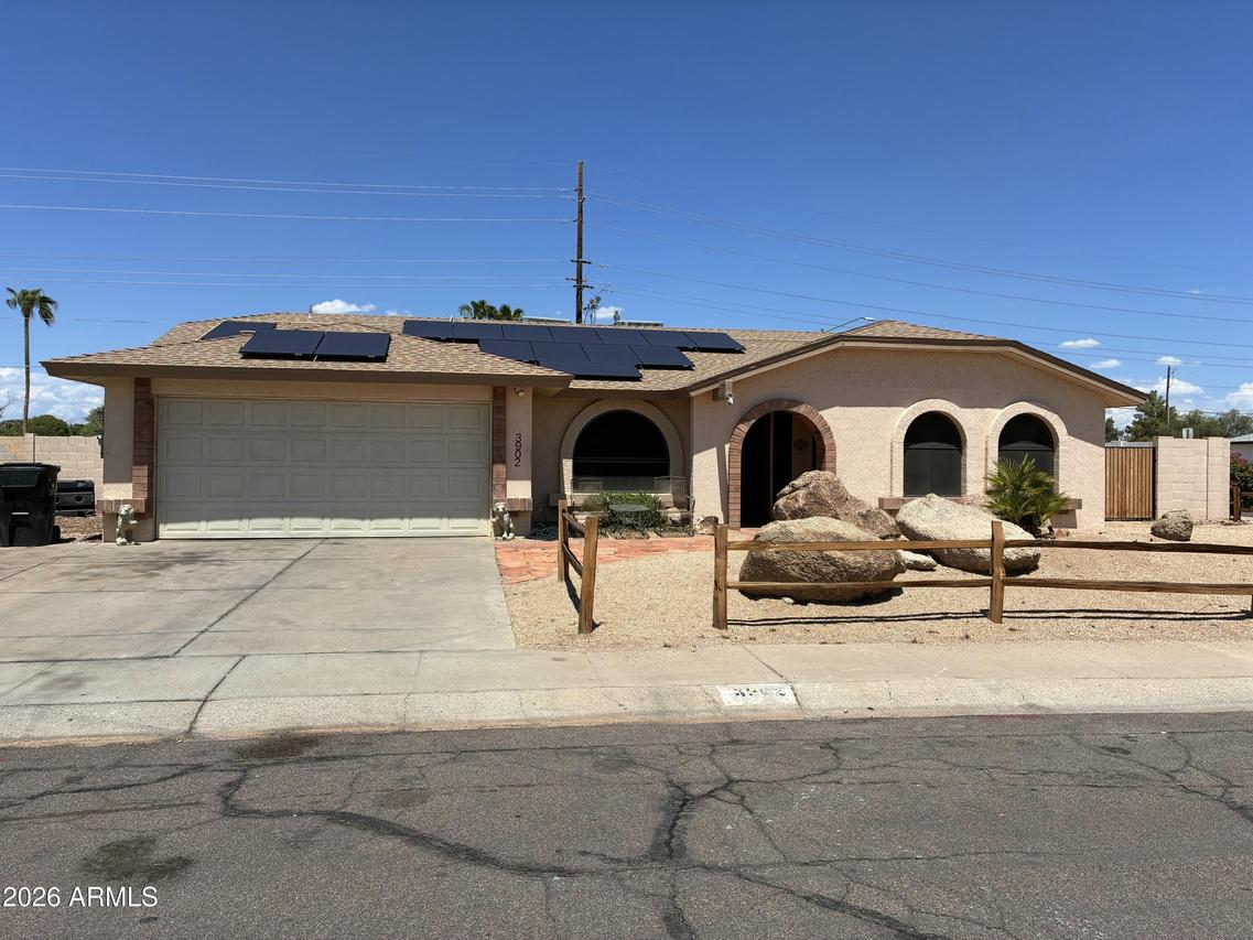 3902 W Villa Theresa Dr., Glendale, AZ 85308