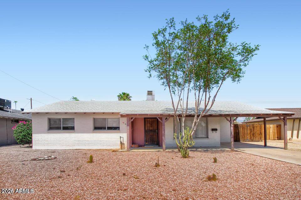 116 E Manhatton Dr., Tempe, AZ 85282