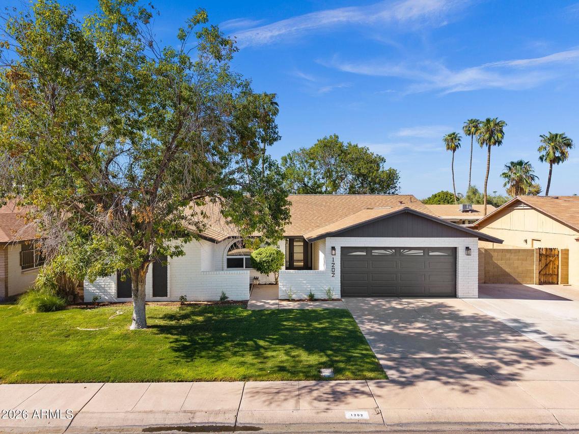 1202 W Loughlin Dr., Chandler, AZ 85224