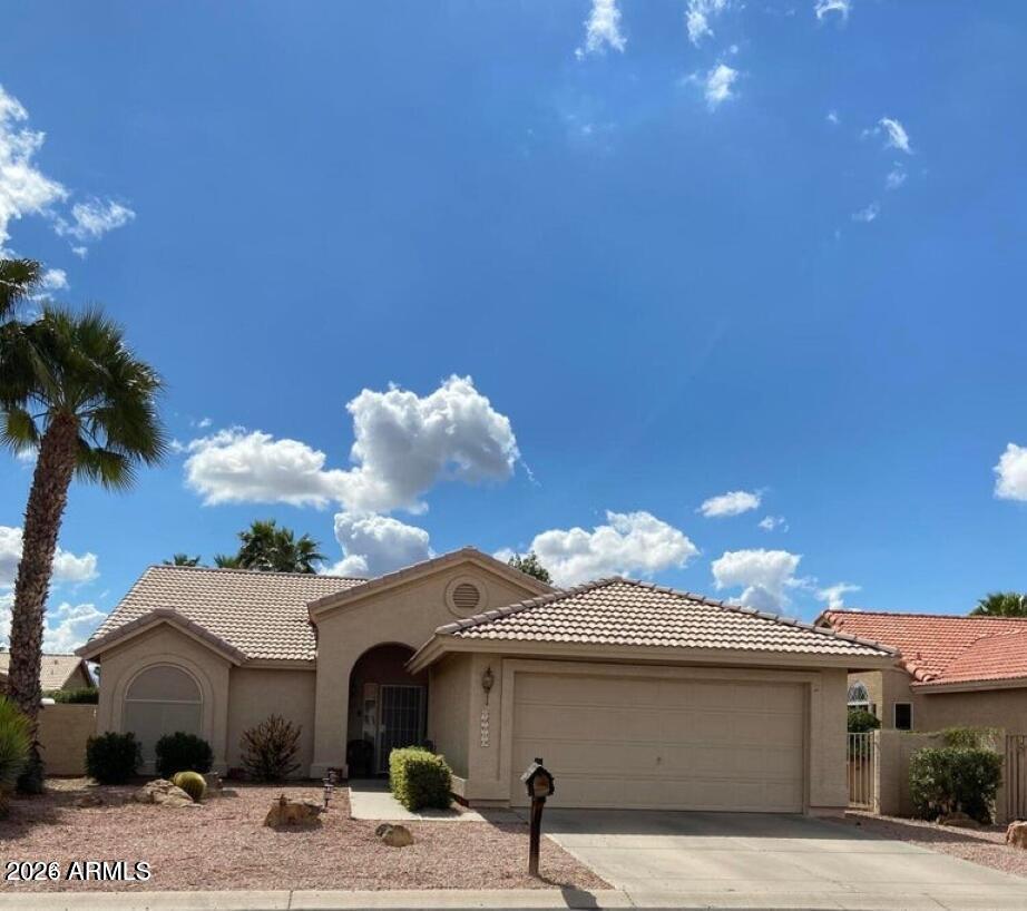 10613 E Halley Dr., Sun Lakes, AZ 85248
