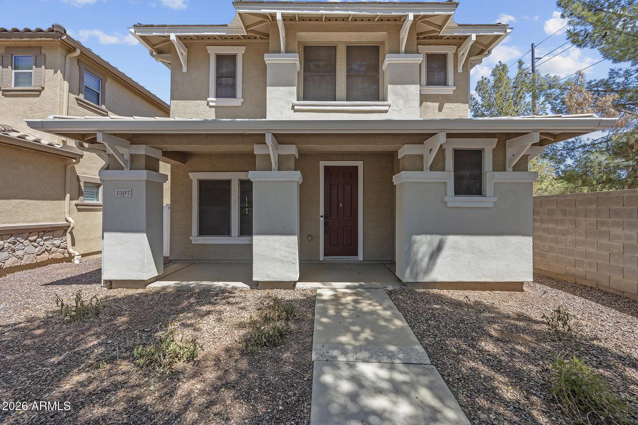 1307 S Joshua Tree Ln., Gilbert, AZ 85296