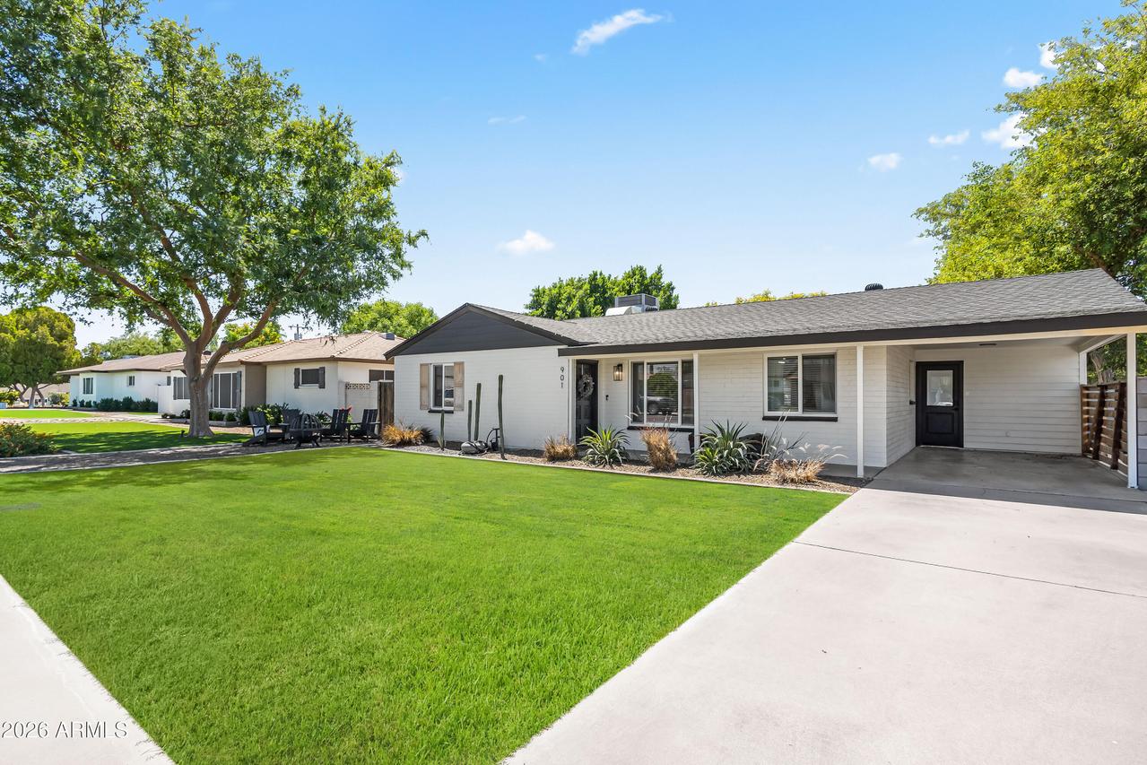 901 E Berridge Ln., Phoenix, AZ 85014