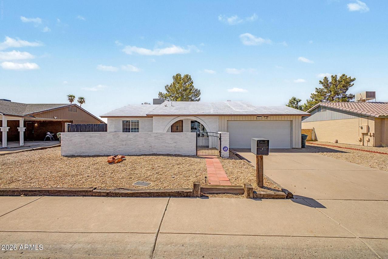 2821 W Charleston Ave., Phoenix, AZ 85053