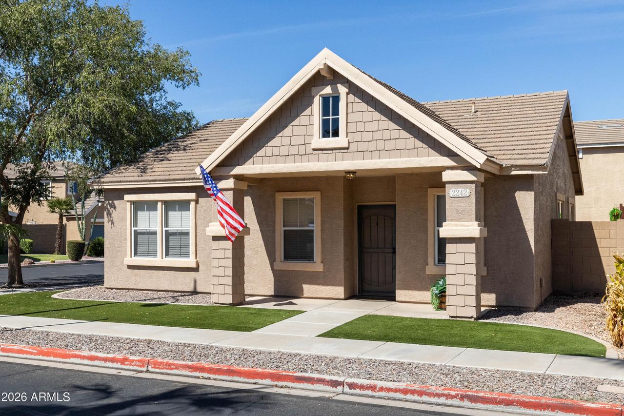 2242 S Barrington, Mesa, AZ 85209