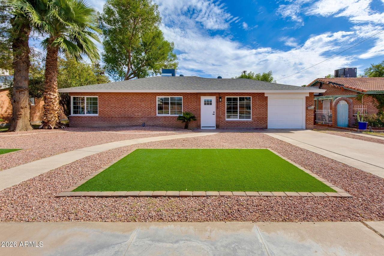 2513 E Turney Ave., Phoenix, AZ 85016
