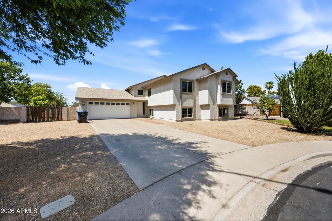 747 N Racine Cir., Mesa, AZ 85205