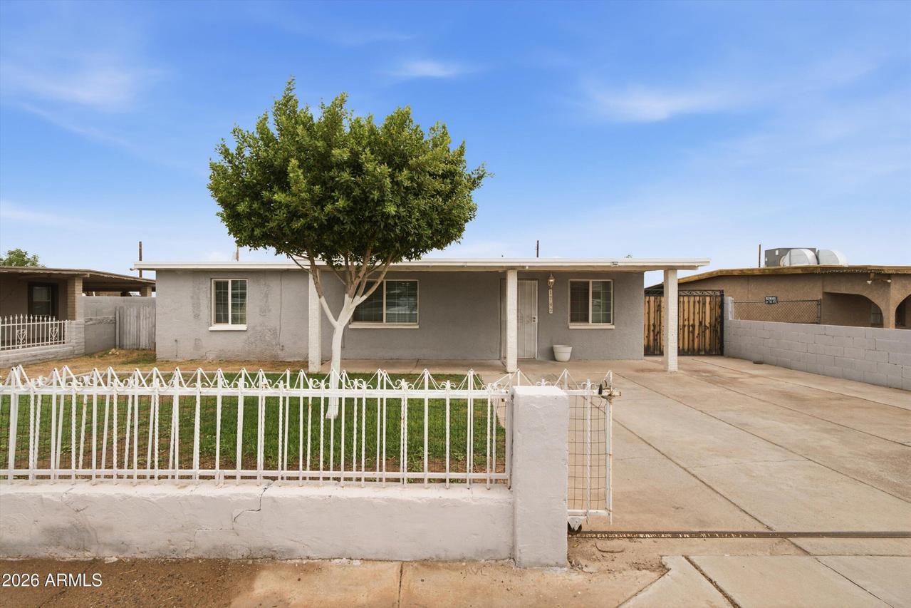 1742 W Roeser Rd., Phoenix, AZ 85041
