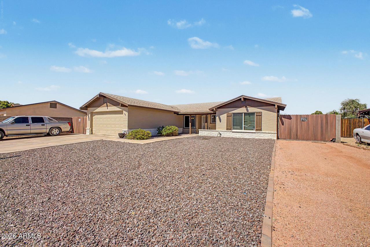 11210 N 52nd Ave., Glendale, AZ 85304