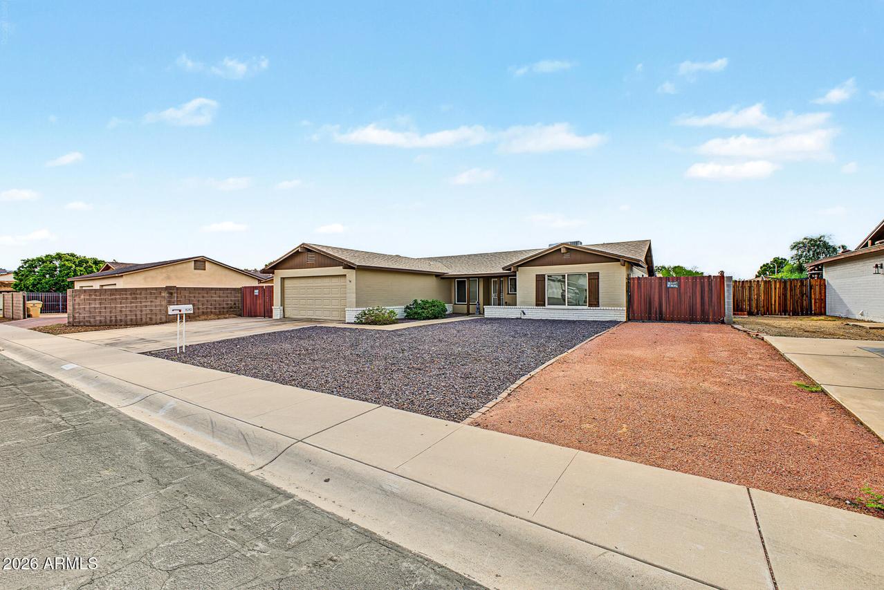 11210 N 52nd Ave., Glendale, AZ 85304