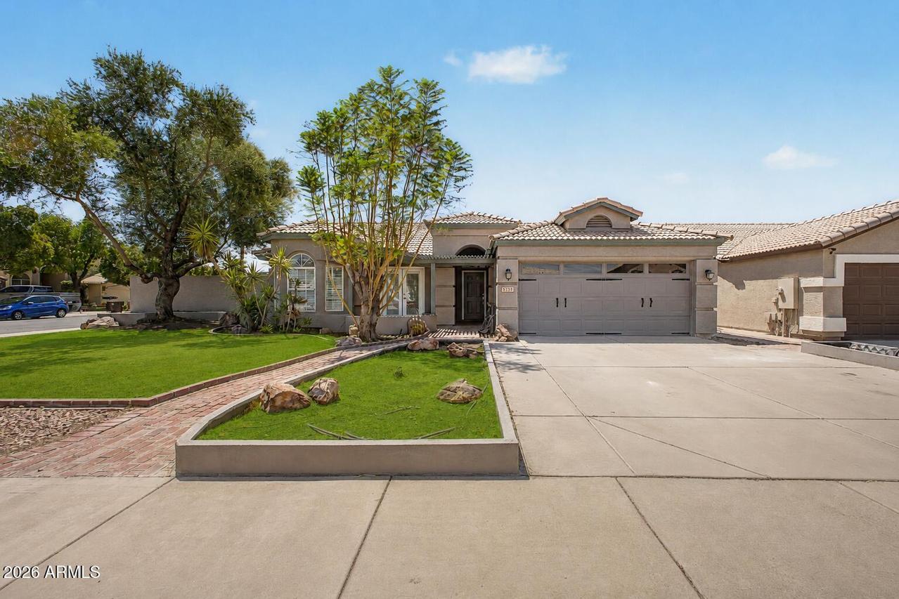 9139 W Paradise Ln., Peoria, AZ 85382