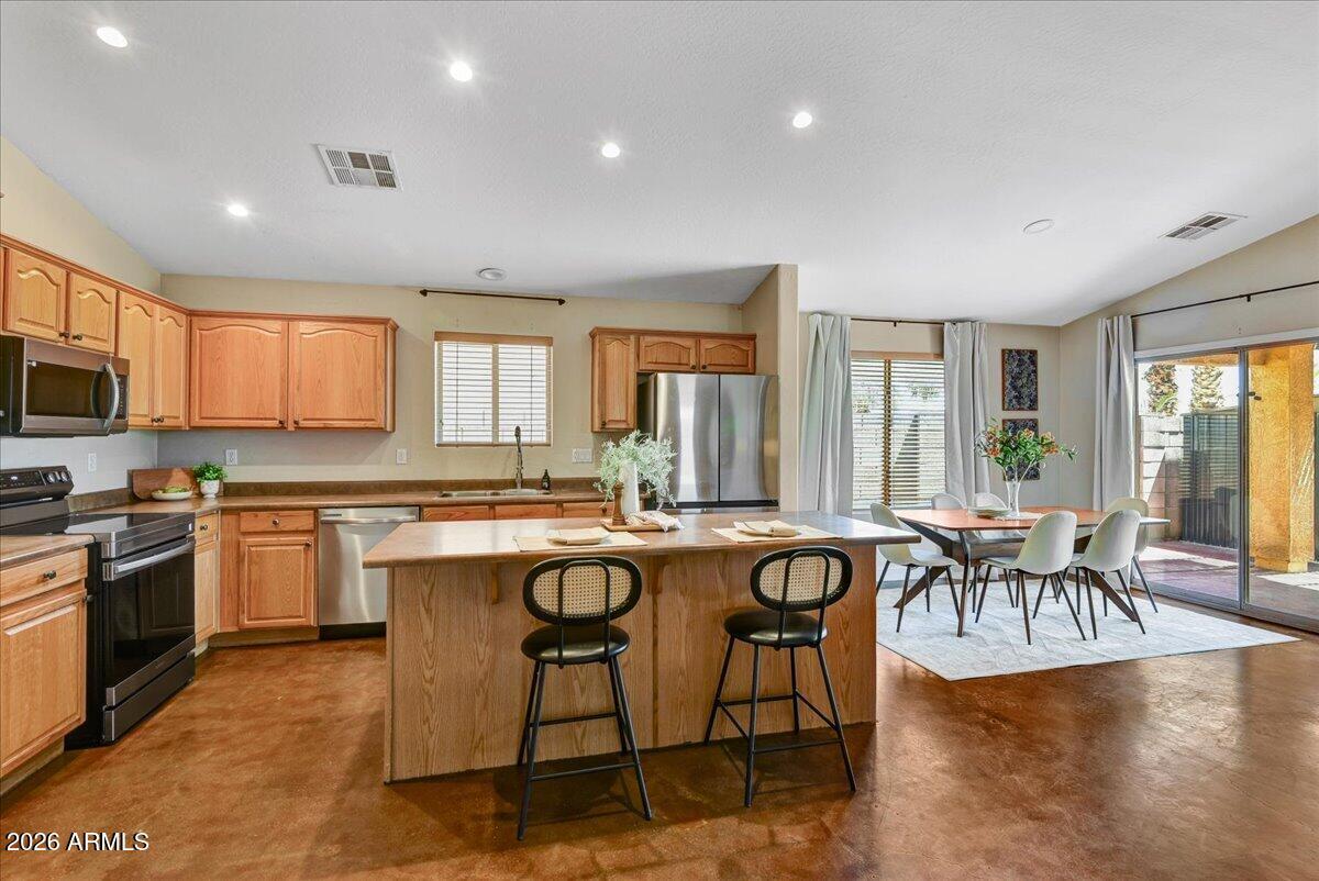 6817 W Desert Ln., Laveen, AZ 85339