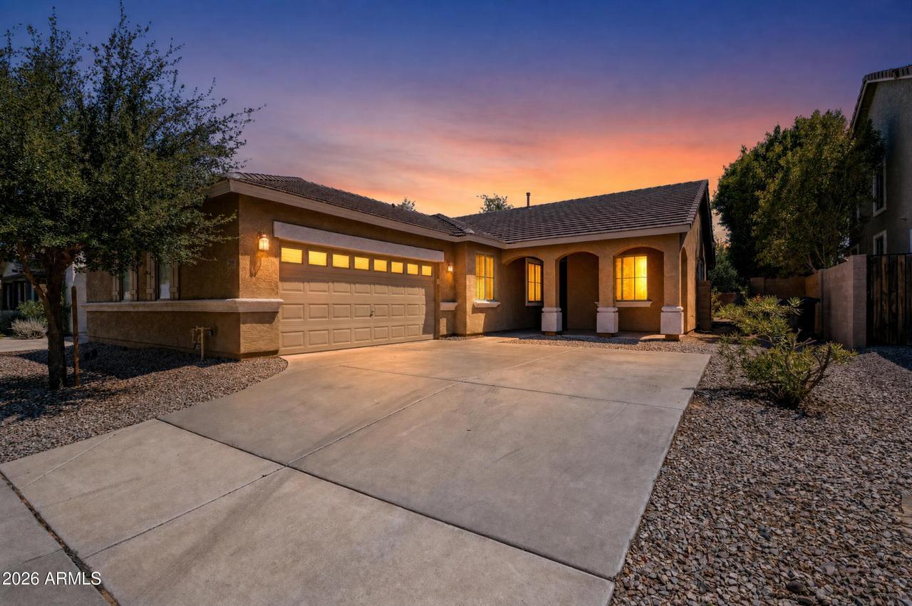 2989 S Fisher Ln., Gilbert, AZ 85295