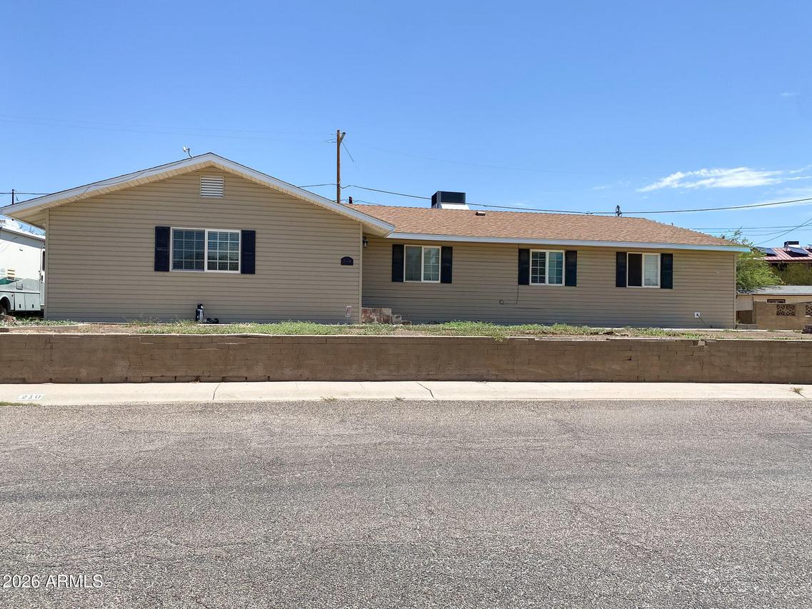 210 W Victoria Cir., Kearny, AZ 85137