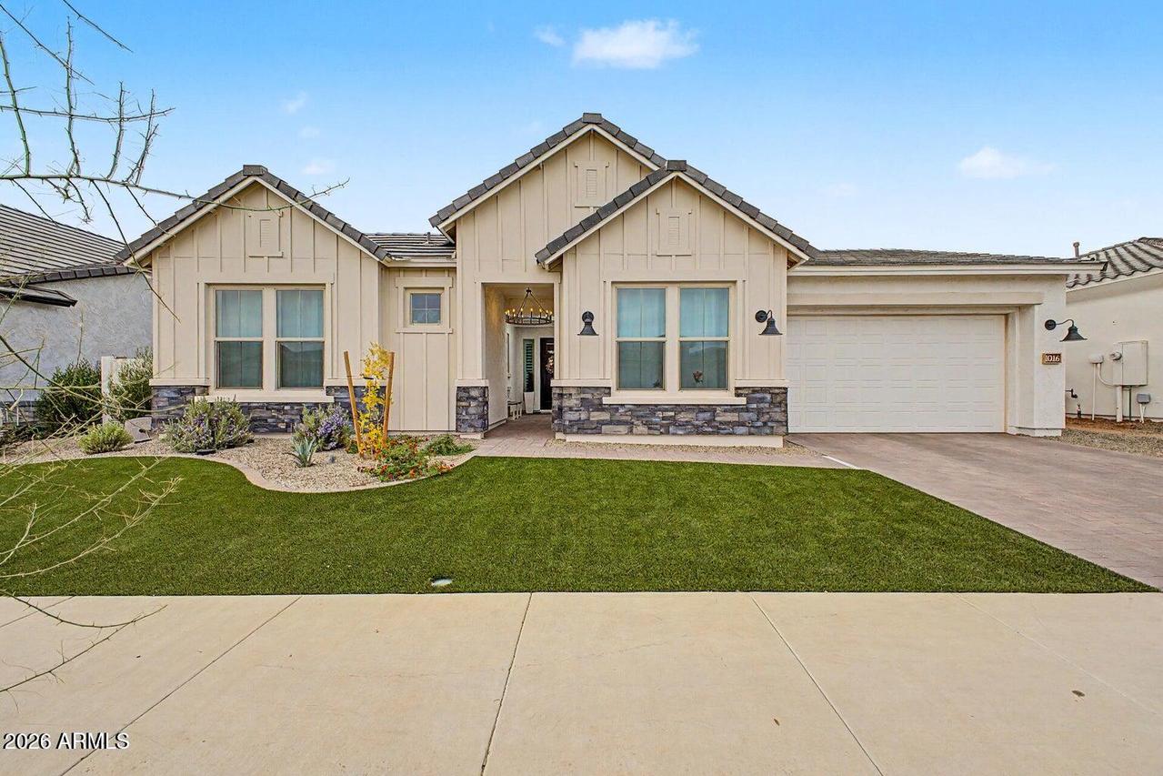 1016 W Ridge Rd., Apache Junction, AZ 85120