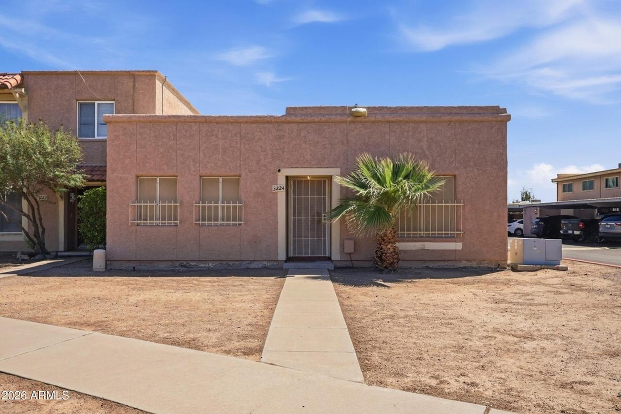 3224 W Echo Ln., Phoenix, AZ 85051