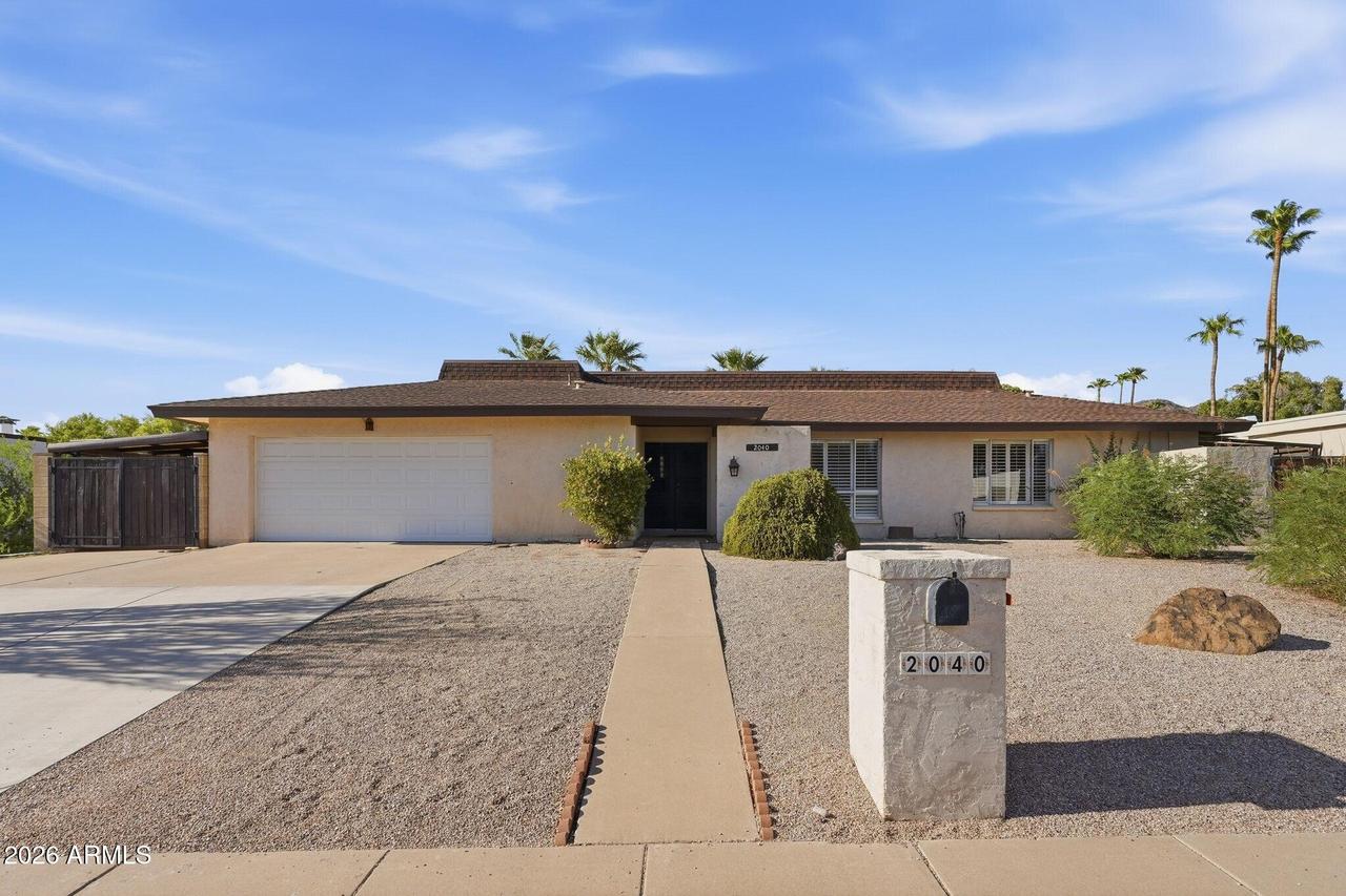 2040 E State Ave., Phoenix, AZ 85020