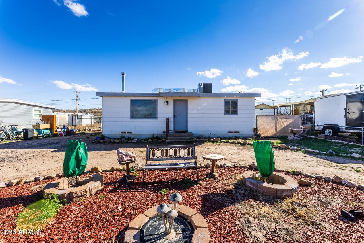 104 E Apache St., Huachuca City, AZ 85616