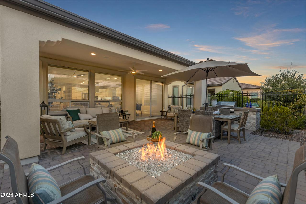 363 E Veterans Way, Queen Creek, AZ 85140