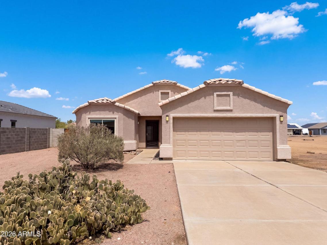 10564 W Buena Vista Dr., Arizona City, AZ 85123