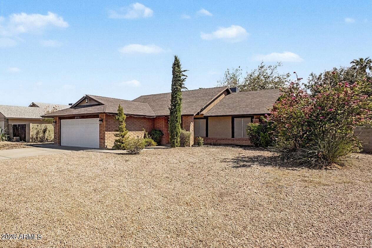 3215 W Paradise Ln., Phoenix, AZ 85053