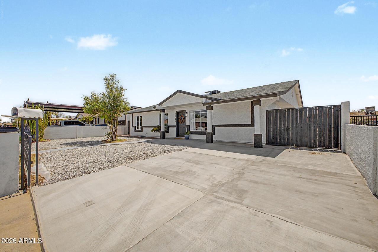 2025 W Mobile Ln., Phoenix, AZ 85041