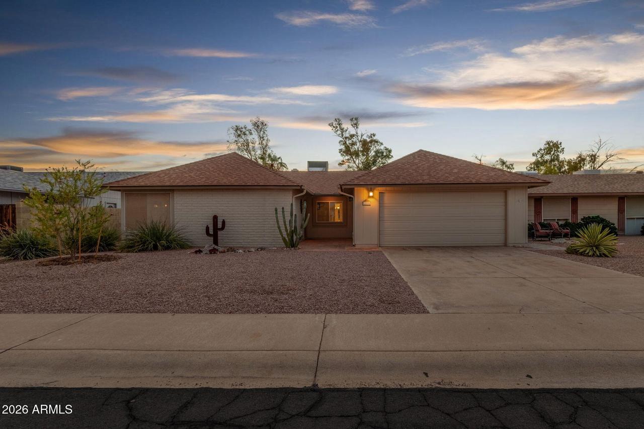 11850 S Half Moon Dr., Phoenix, AZ 85044