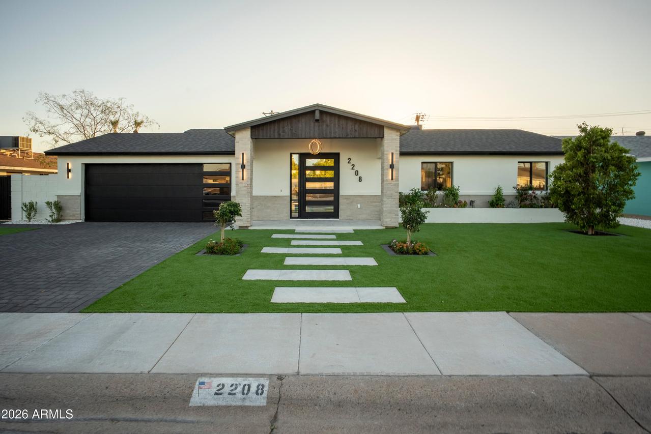 2208 N 82nd St., Scottsdale, AZ 85257