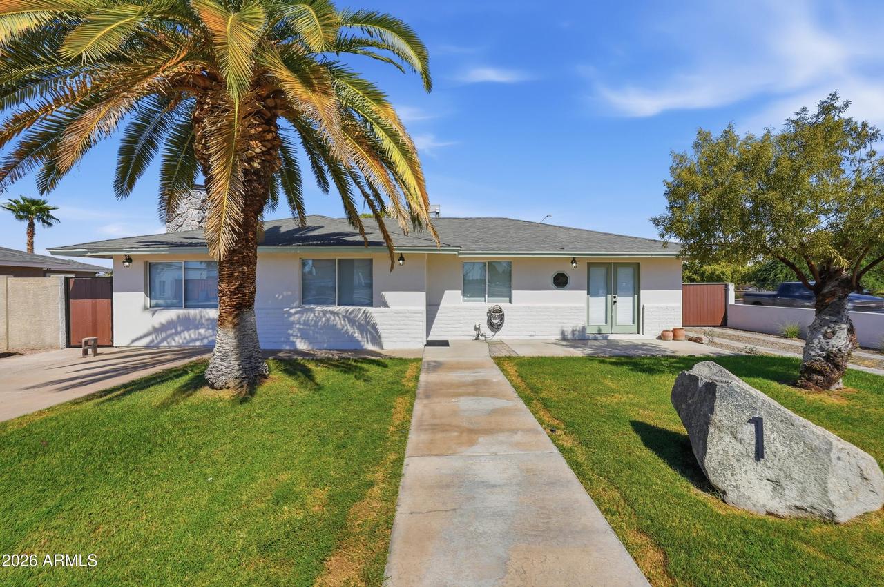 1 N Cottonwood Dr., Gilbert, AZ 85234