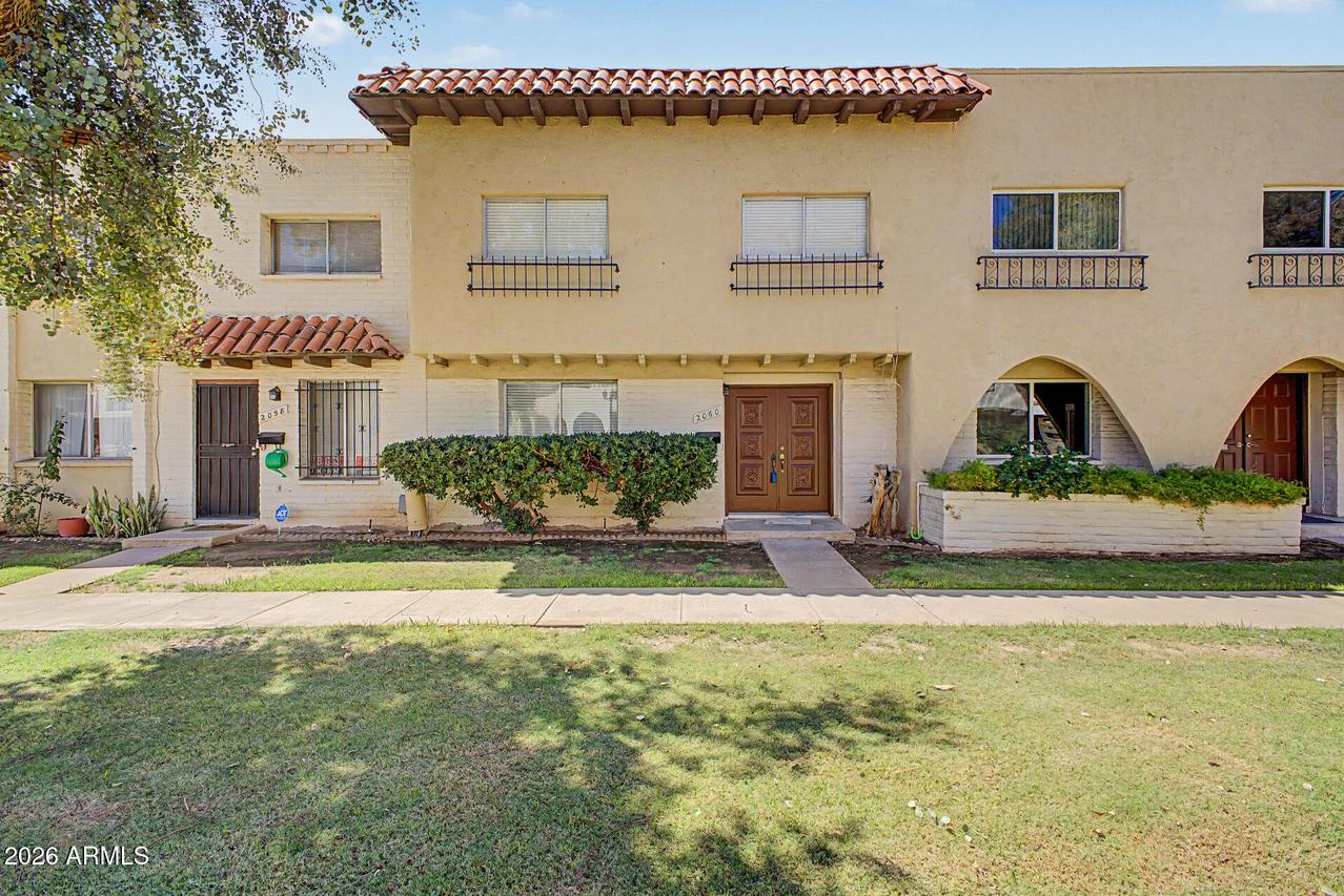 2060 W Hazelwood Pkwy., Phoenix, AZ 85015