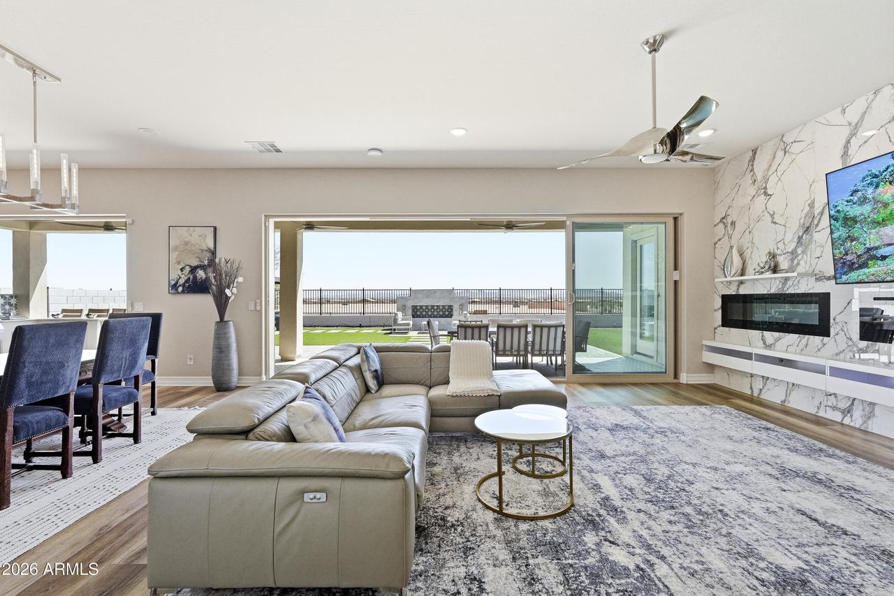 18589 W Thunderhill Pl., Goodyear, AZ 85338