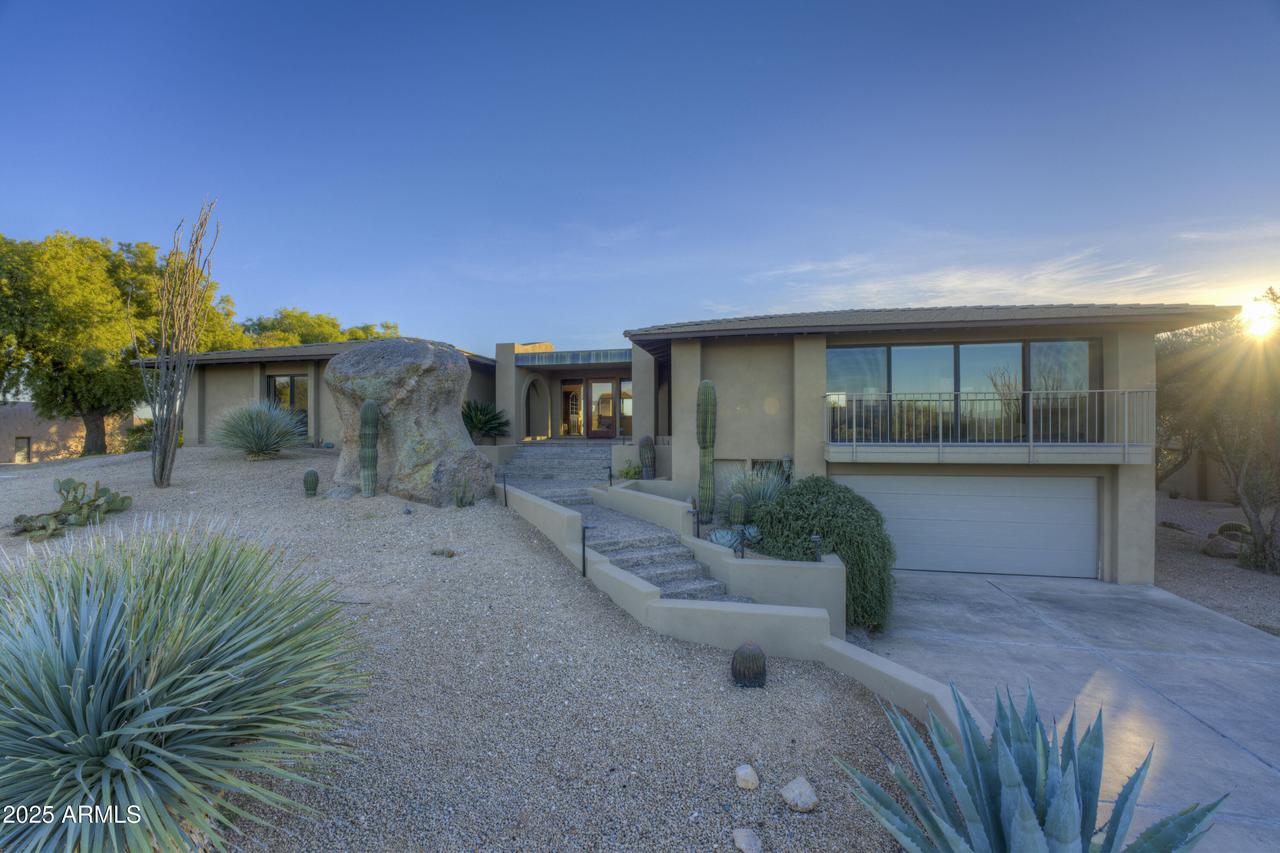 2003 E Smoketree Dr., Carefree, AZ 85377