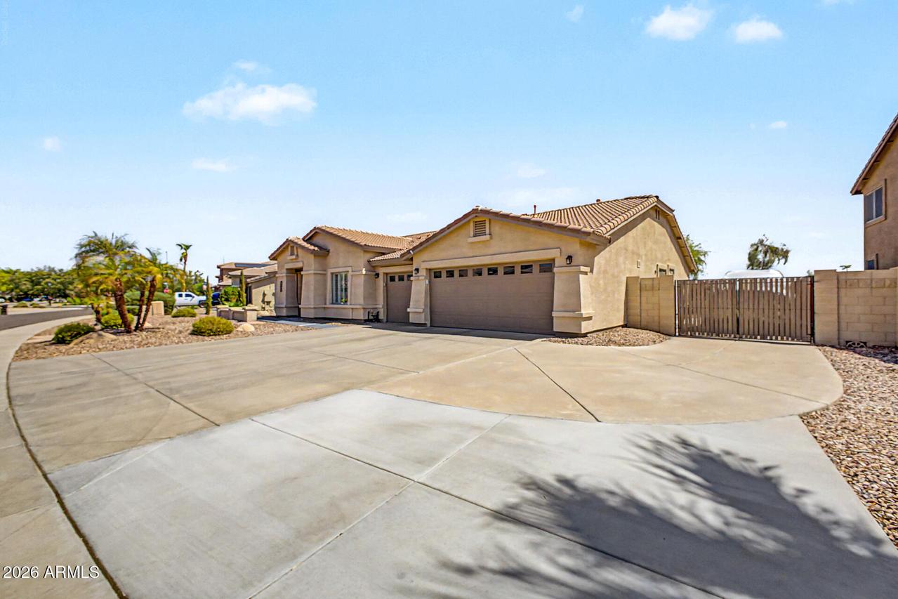8729 W Tonopah Dr., Peoria, AZ 85382
