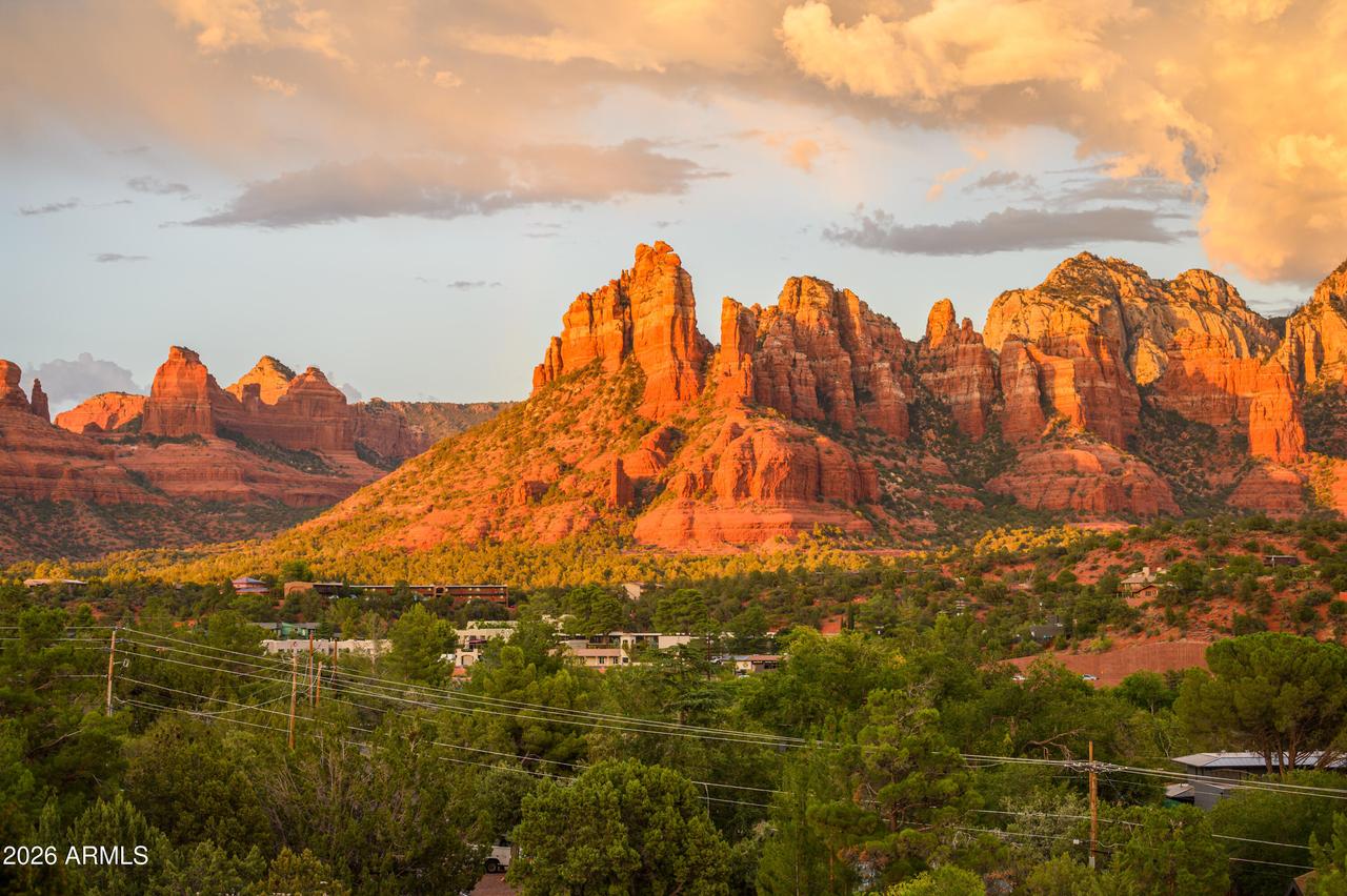 303 Oak Ridge Ln., Sedona, AZ 86336
