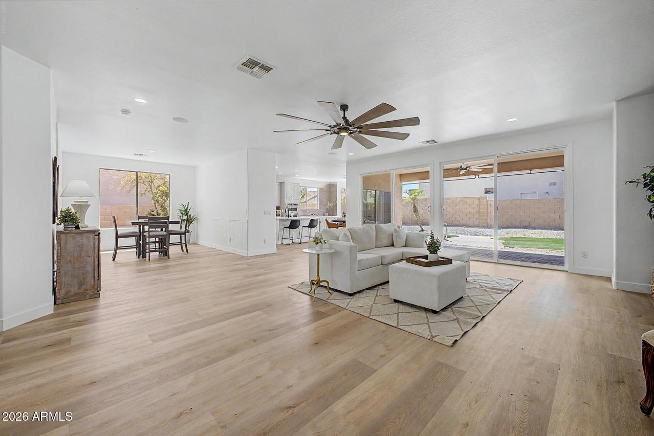 18082 N 167th Dr., Surprise, AZ 85374