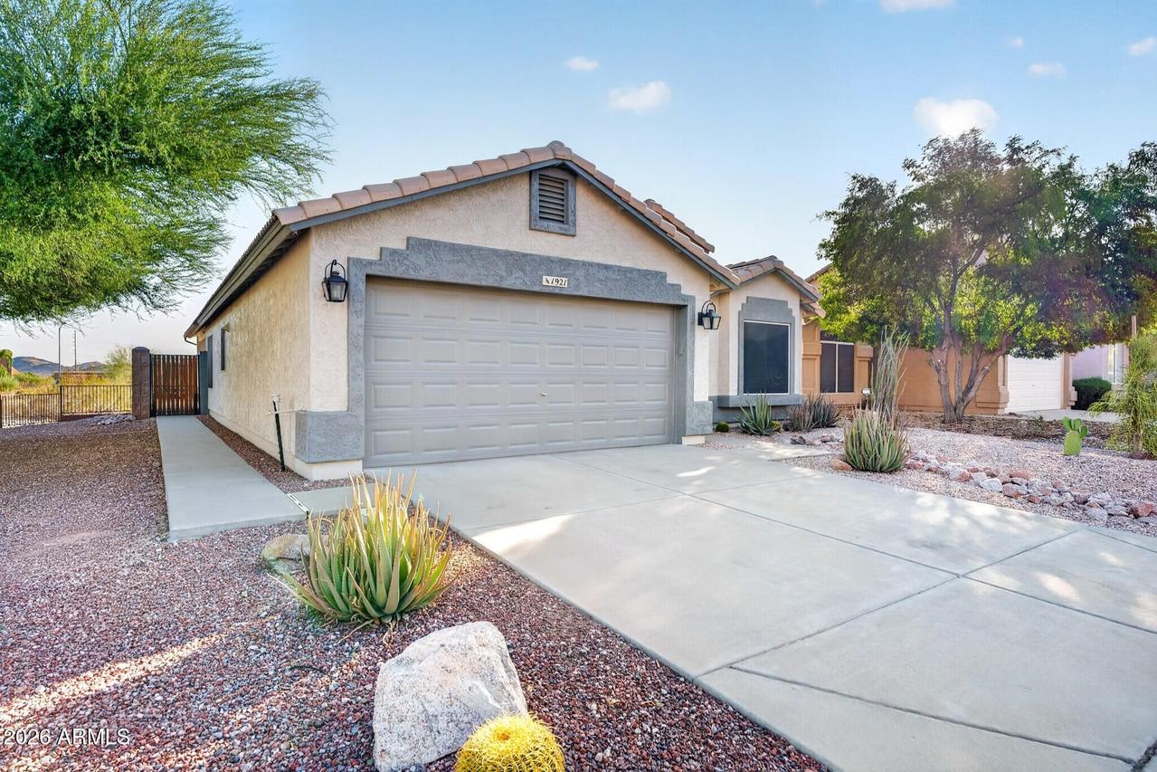 1921 E Siesta Ln., Phoenix, AZ 85024