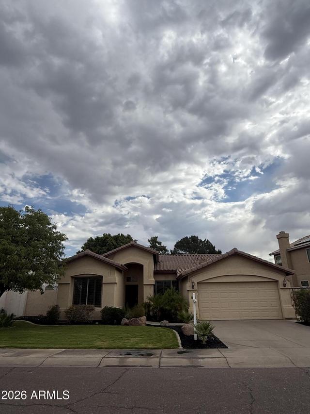 312 W Angela Dr., Phoenix, AZ 85023