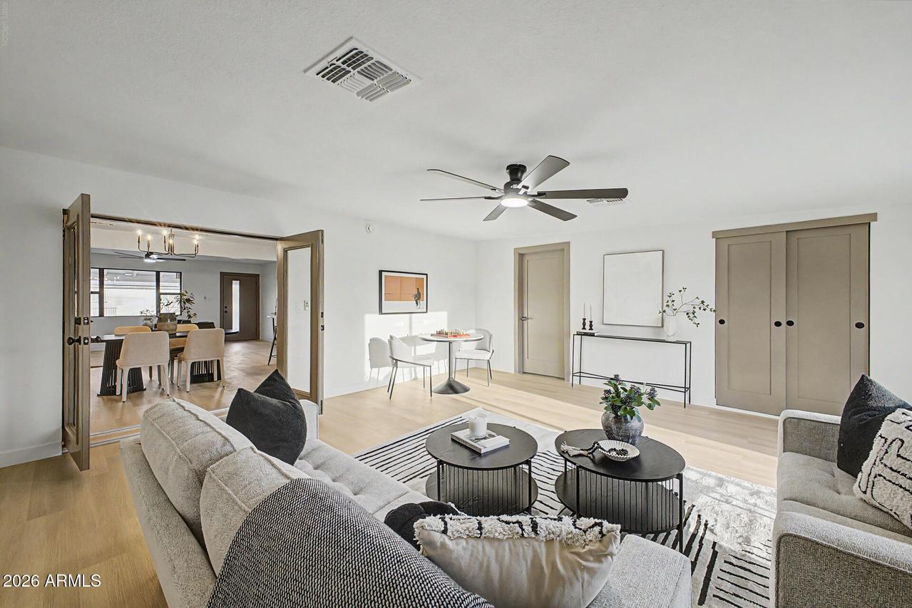 1006 S Siesta Ln., Tempe, AZ 85281
