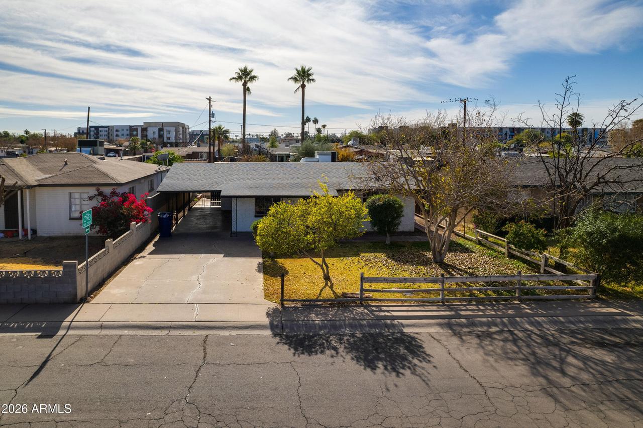 2089 E Don Carlos Ave., Tempe, AZ 85281