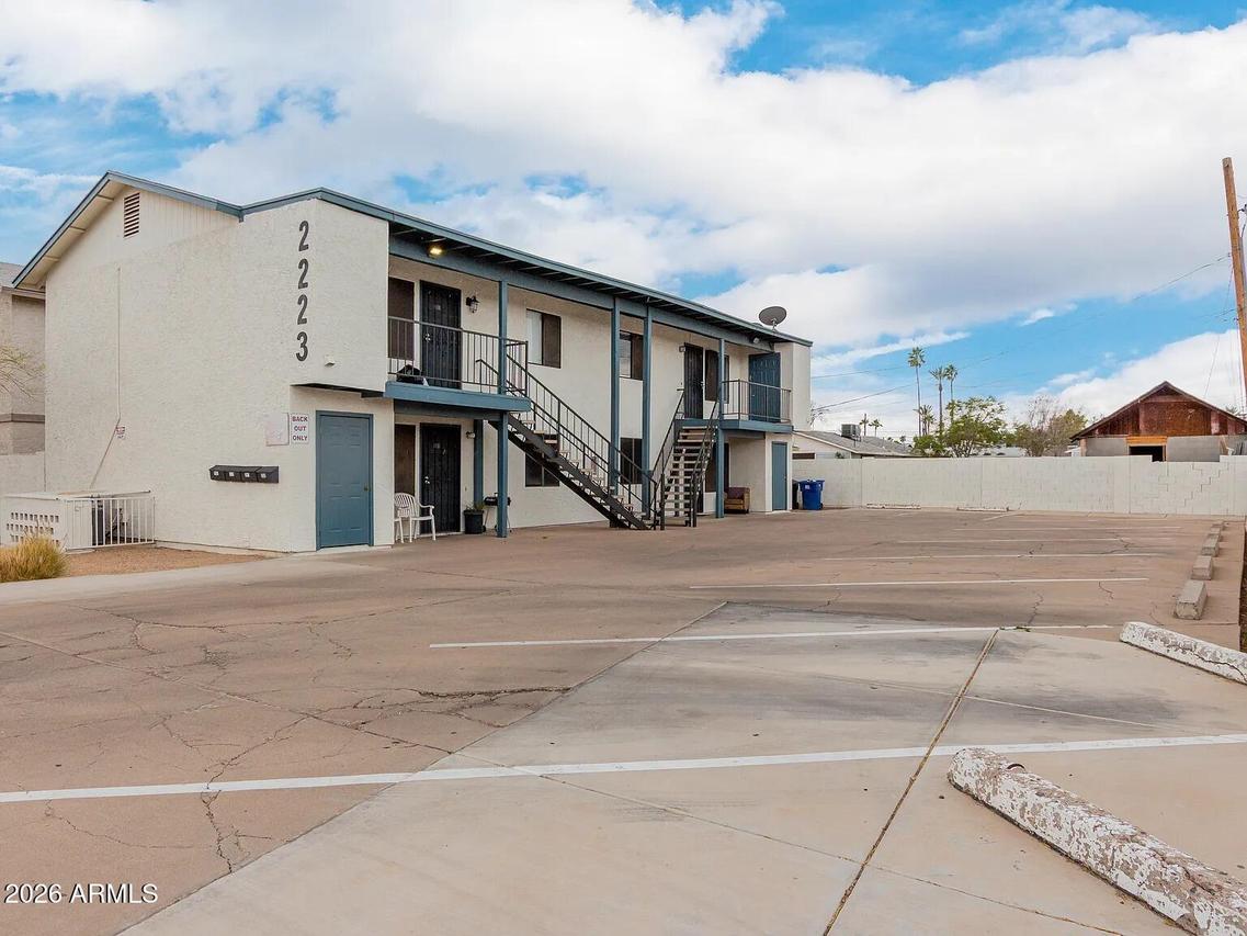 2223 W Dora St., Mesa, AZ 85201