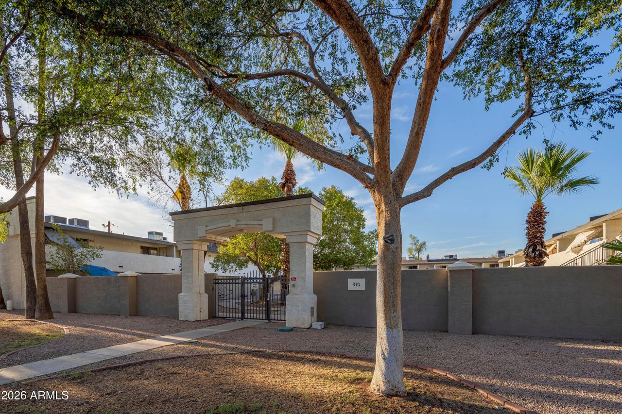 810 E Colter St., Phoenix, AZ 85014